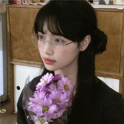隔楼女孩：我们之间的层距